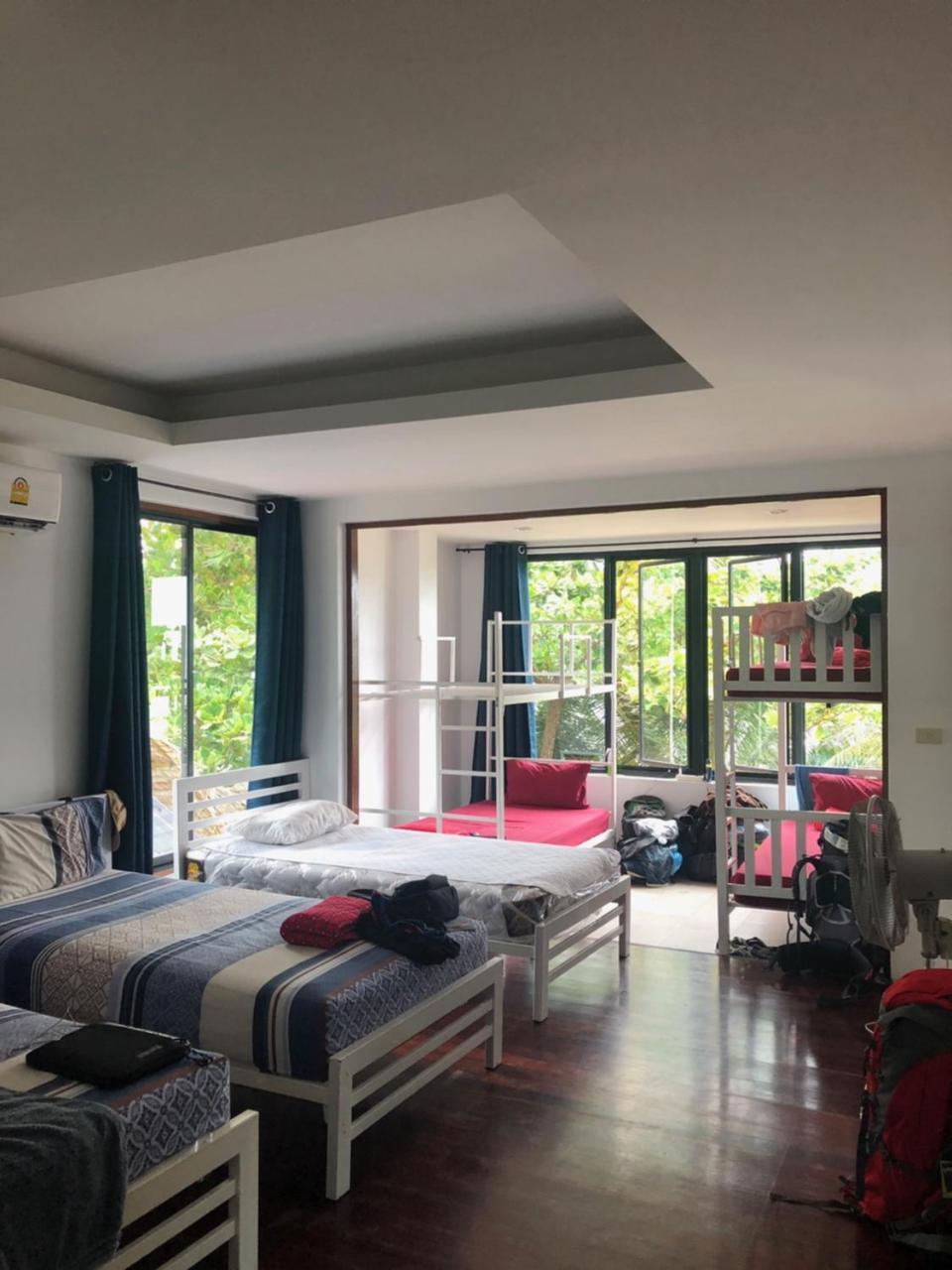 Tiki Tiki Beach Albergue